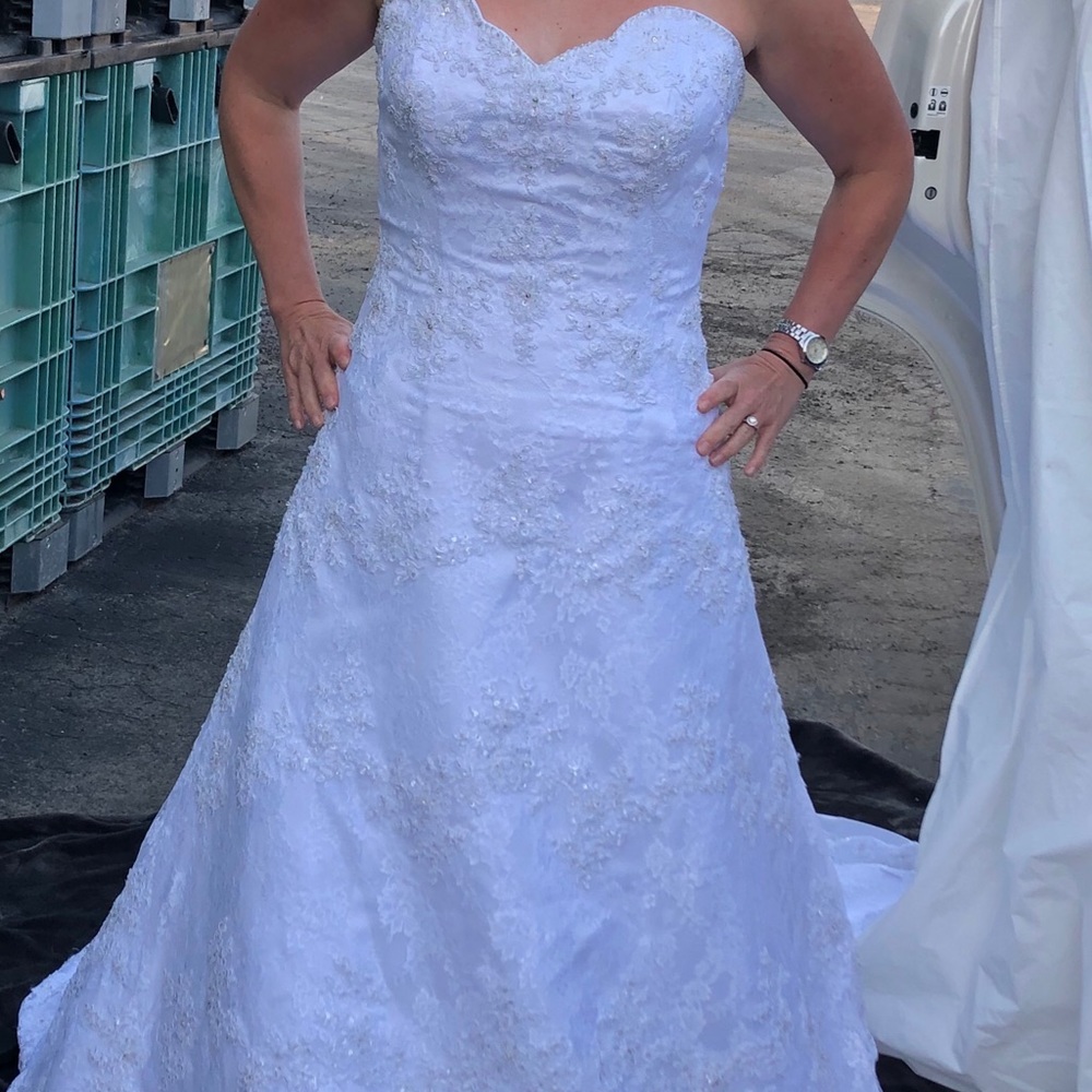 New without tags Alfred Angelo wedding dress